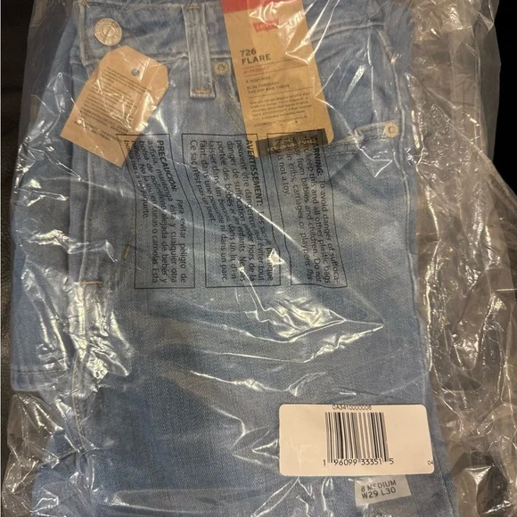 Bundle 11 pairs of NWT size 29 women’s Levi’s jeans